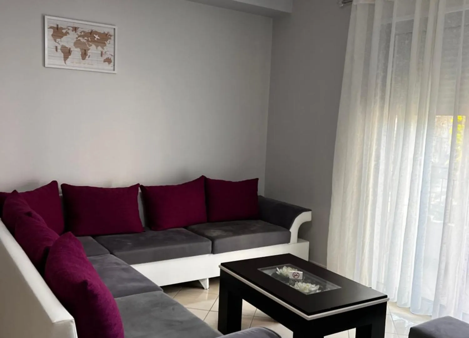 Ajlin'S Lungomare Apartment Vlorë 0*,  Albanien